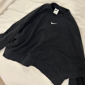 Nike Women's Black Crop Crewneck